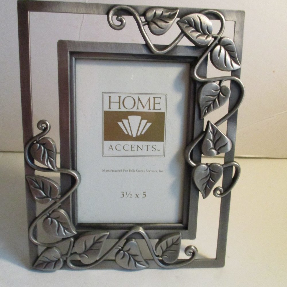 *Pewter 'Home Accents' Ivy Leaf Scroll 3.5" x 5" Picture Frame